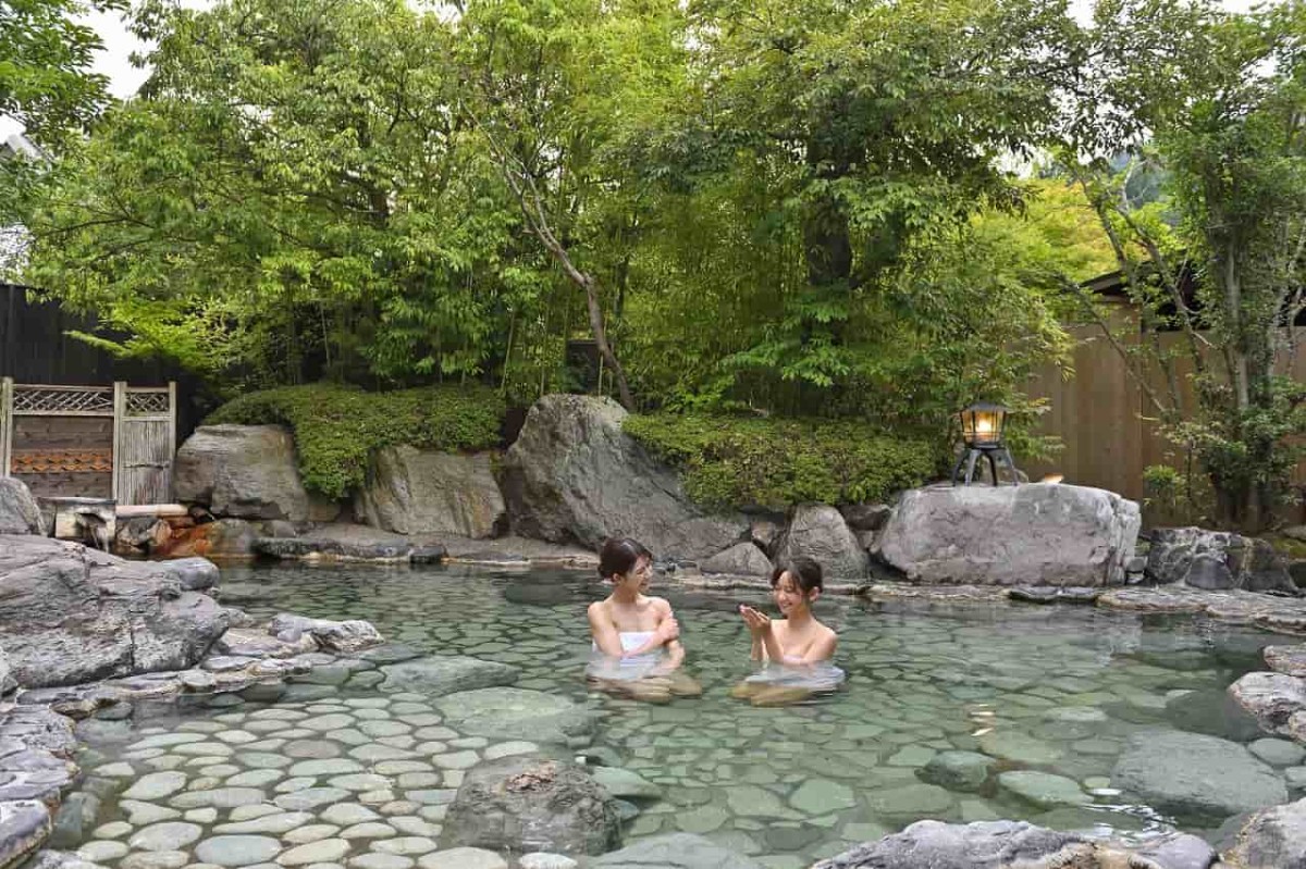 鳥取県三朝町にある『三朝館』の貸切風呂