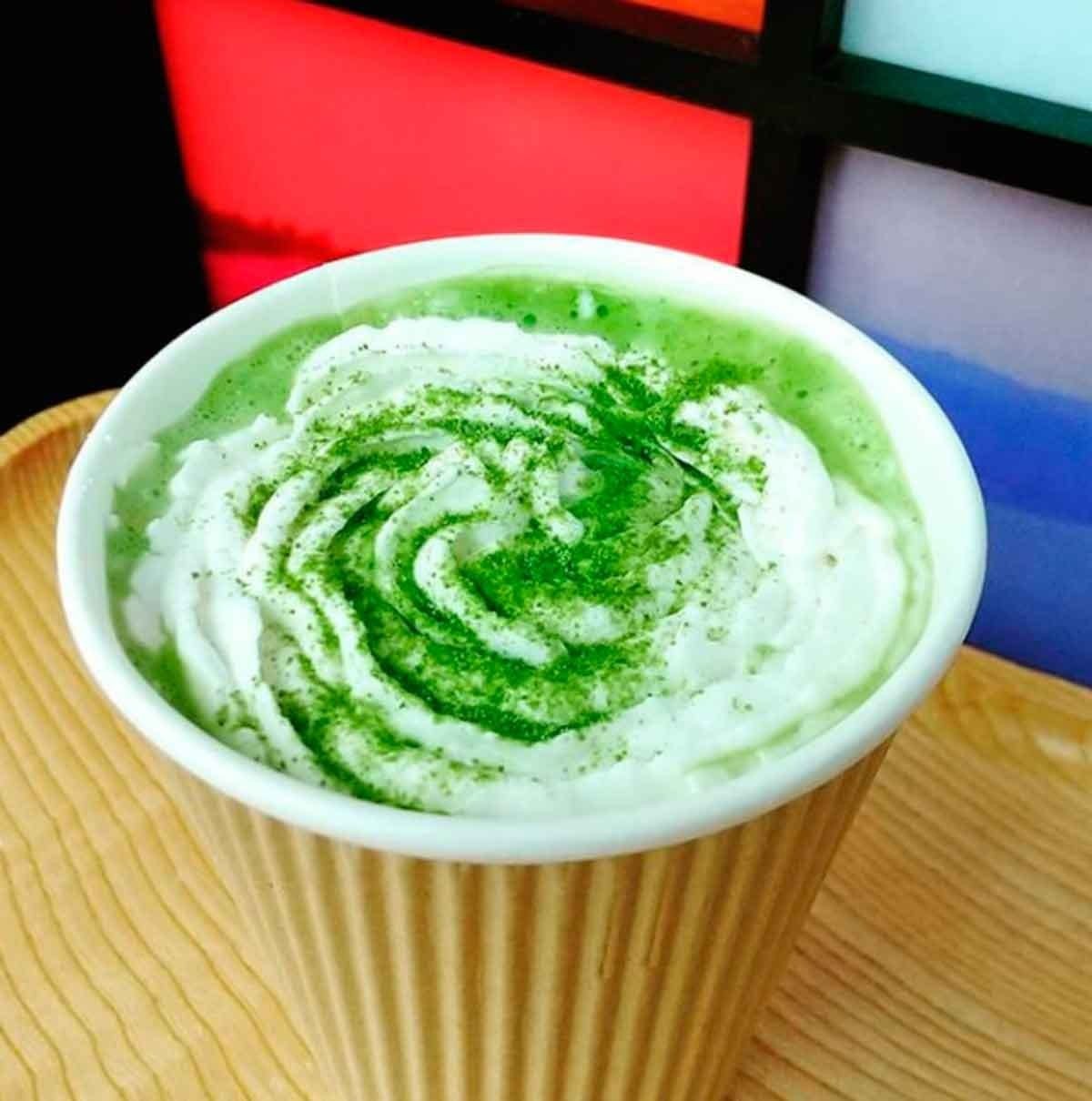 人気記事_コーヒー190円～！松江駅そばに毎日通いたくなるコーヒースタンド『カフェコラエーダ』オープン【新店情報】