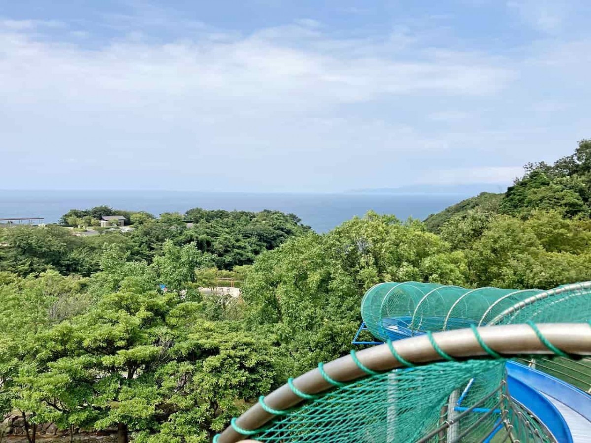 島根県出雲市多伎町の『手引ヶ丘公園』にあるローラーすべり台