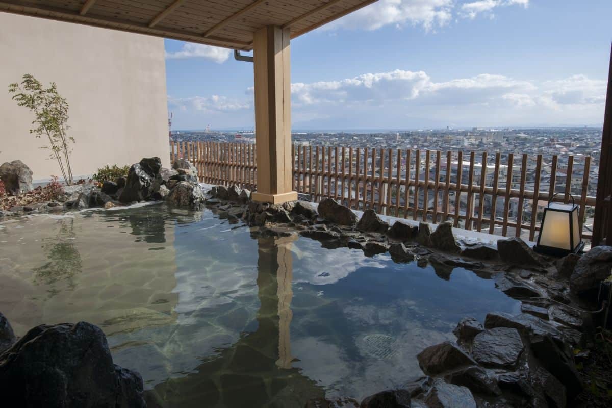 鳥取県境港市にある温泉宿『野乃』の露天風呂