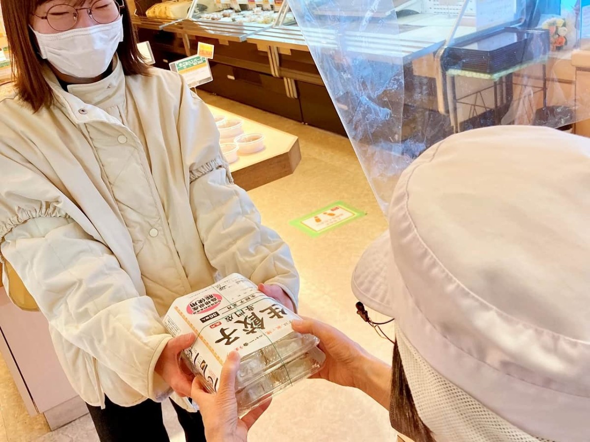 島根県出雲市の『生餃子専門店 菜月』の店内の様子