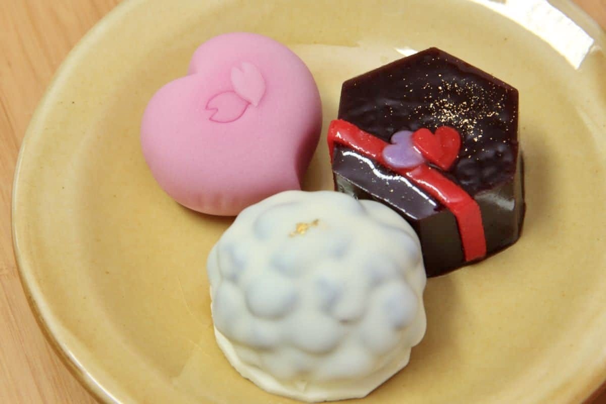 島根県松江市の和菓子店『桂月堂』によるバレンタインデー向け新商品「チョコあんテリーヌ」