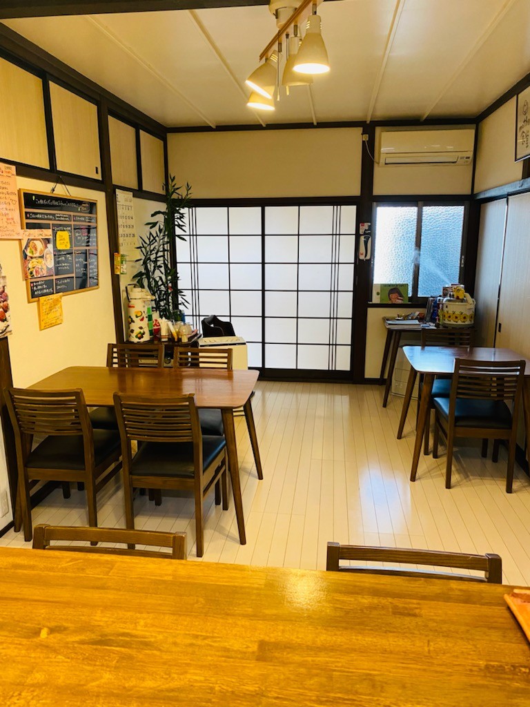 島根県出雲市のオシャレ食堂『Mother（マザー）食堂』の店内