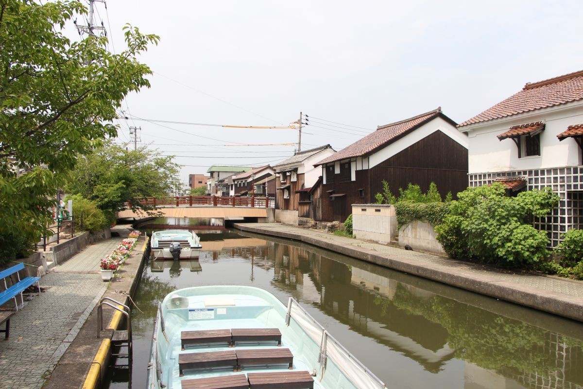 鳥取県米子市の加茂川沿いの風景