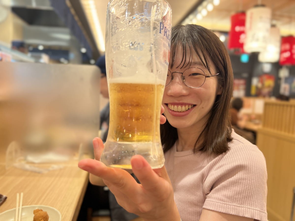 大阪でビールを楽しむラズダ編集部あつきち