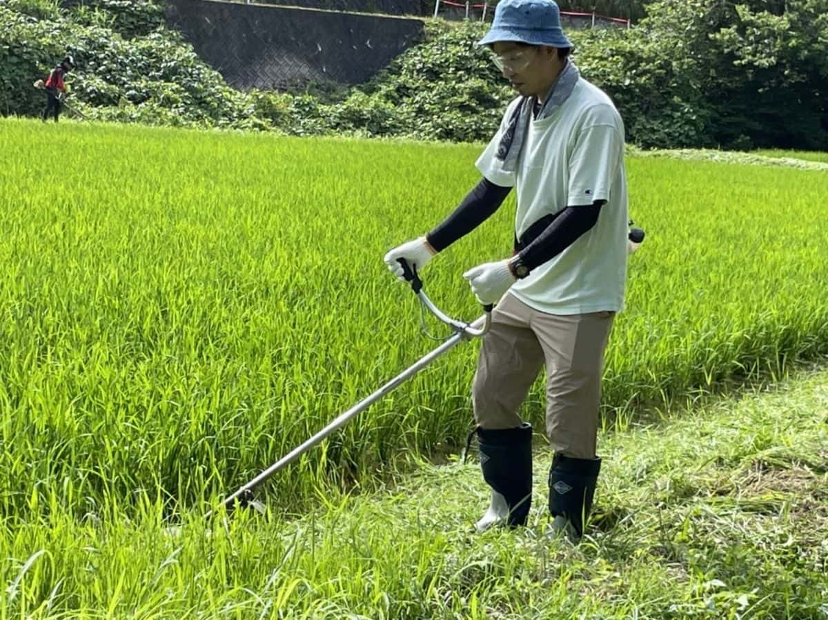 島根県雲南市吉田町で行われた草刈りイベント「草刈り応援隊」の様子