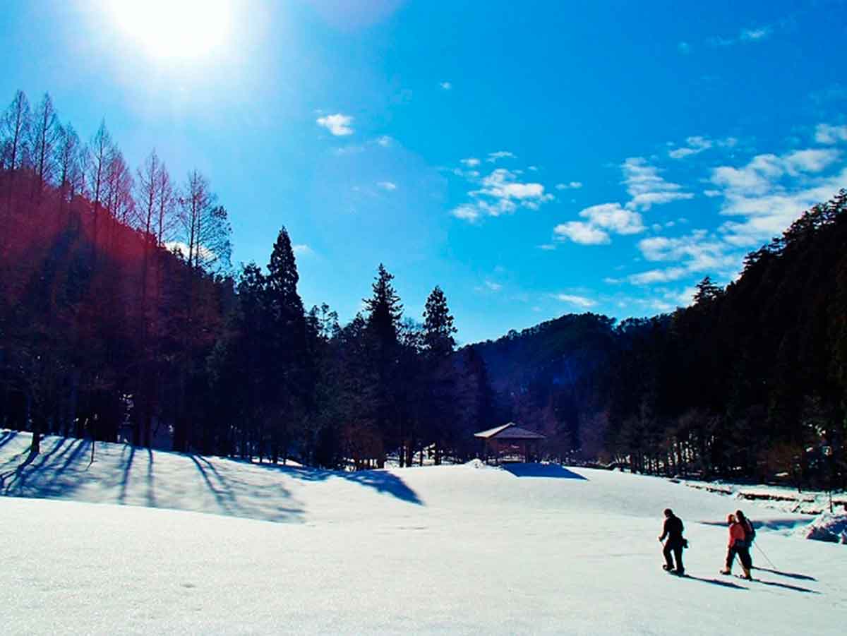 人気記事_[島根の冬イベント]冬のお出かけは飯南町・スノーシュー体験がオススメ！白銀の世界を散歩