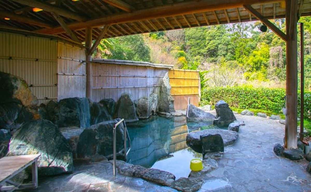 島根県出雲市にあるグランピング施設「glampark四季荘」の温泉