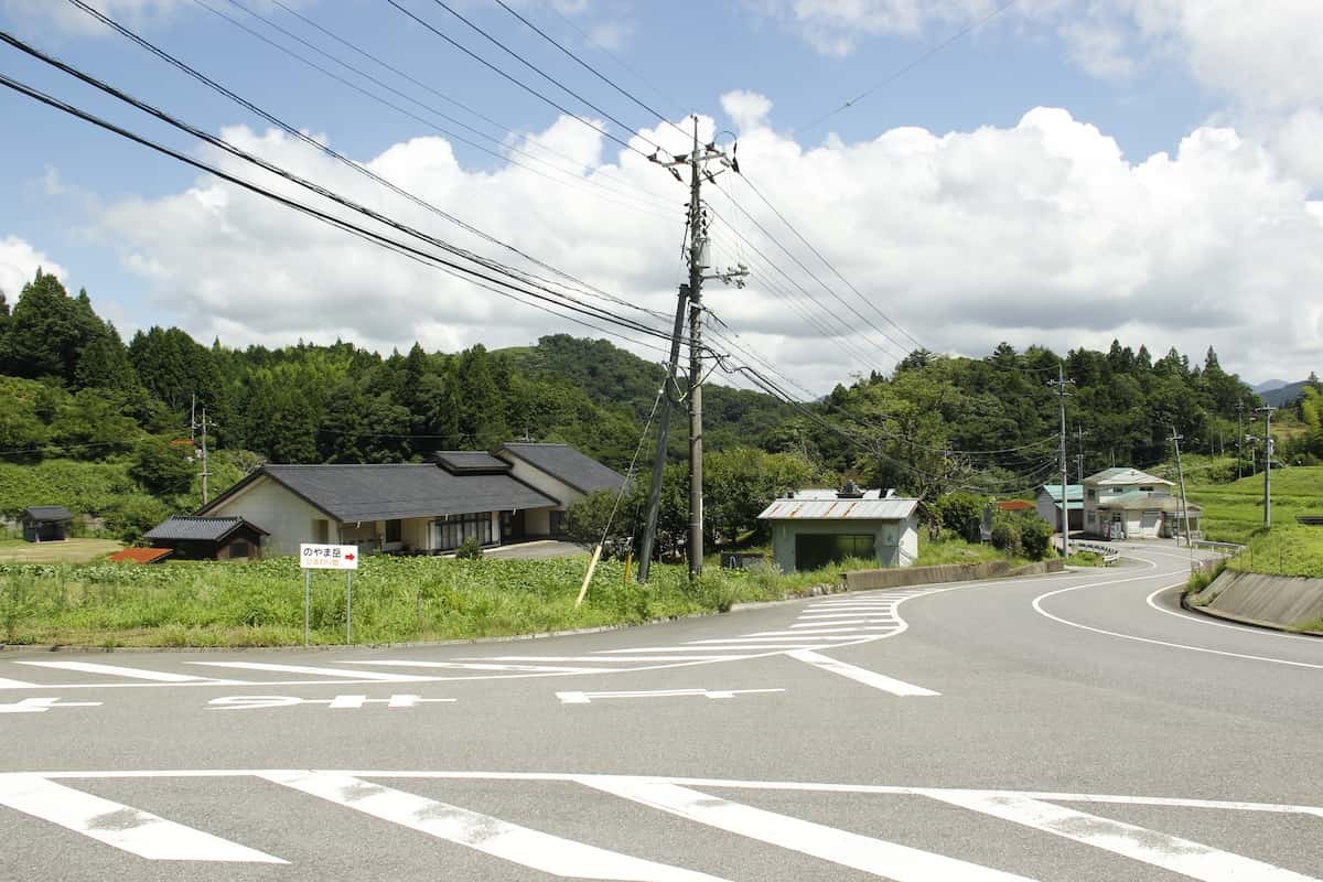 島根県浜田市三隅町にある「野山嶽ひまわり園」に行くまでの道なり