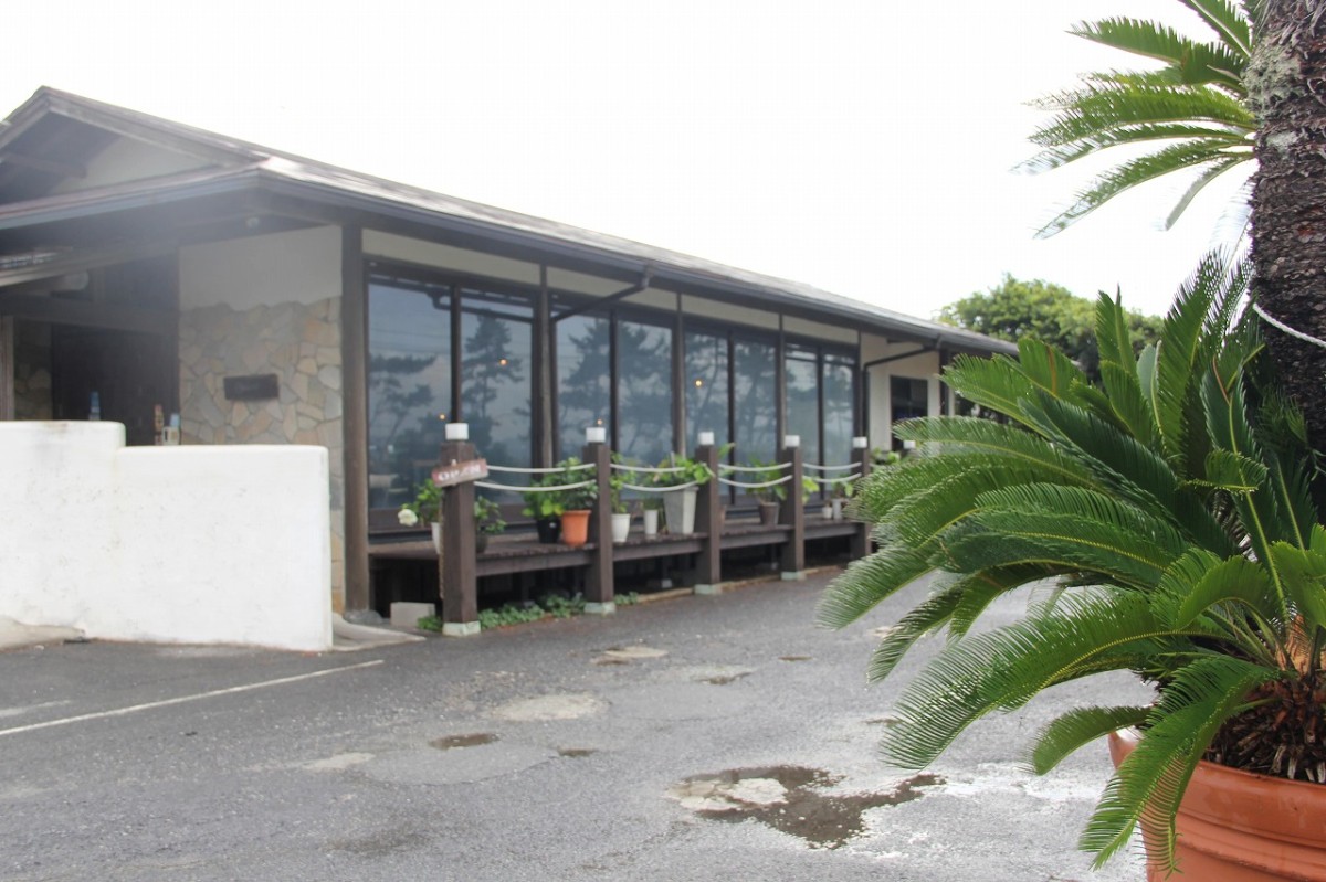 鳥取県米子市にあるレストラン『Orang Laut（オランラウト）』の外観の様子