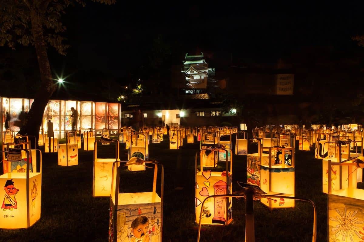 島根県松江市で開催されるイベント『松江水燈路』の様子