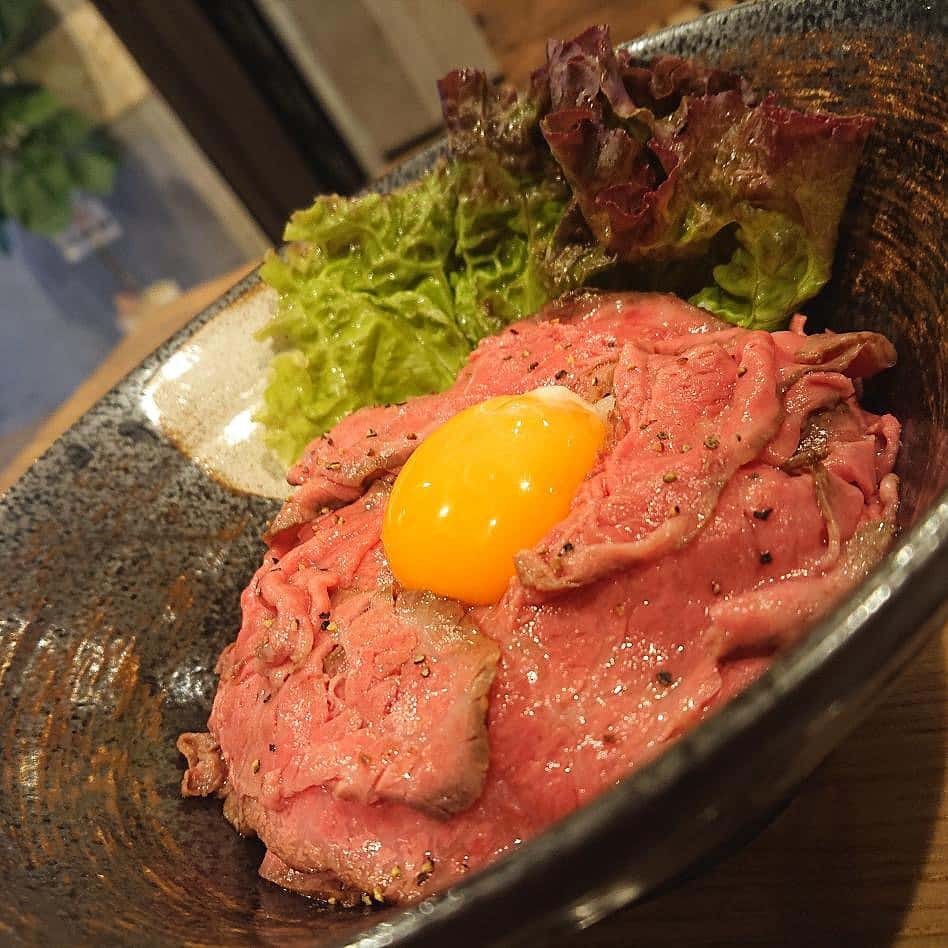 鳥取市にある「ロゼ」のローストビーフ丼