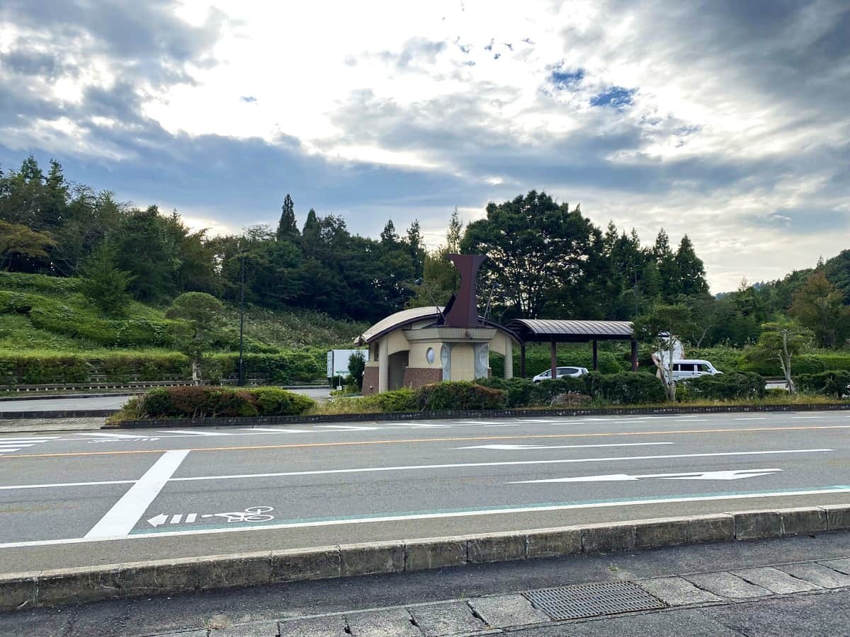 島根県飯南町の観光拠点『道の駅頓原』にあるカブトムシの形をしたトイレ