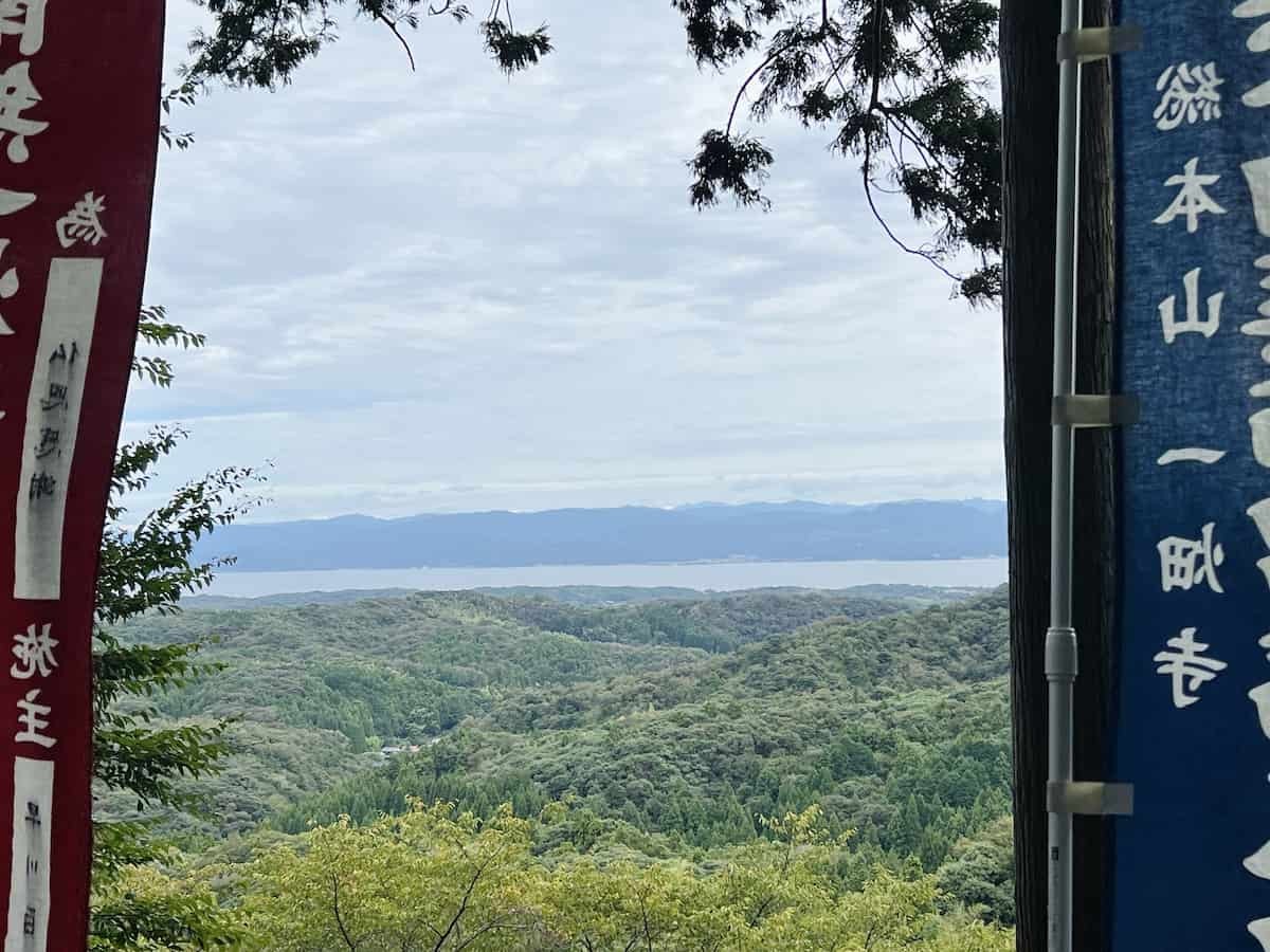 島根県出雲市にある目のお薬師さま、一畑薬師での様子