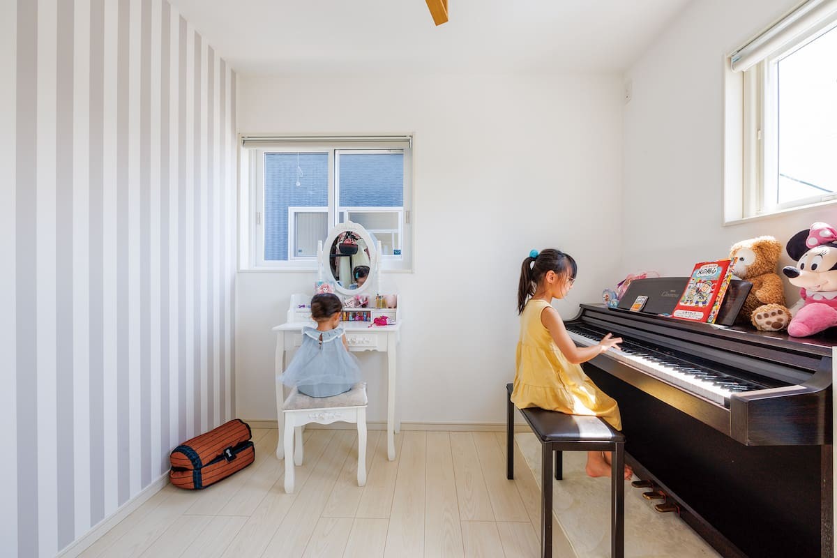 岡山県のおすすめ工務店「さんもく工業」による「イシンホーム」の新築事例の2階子供部屋