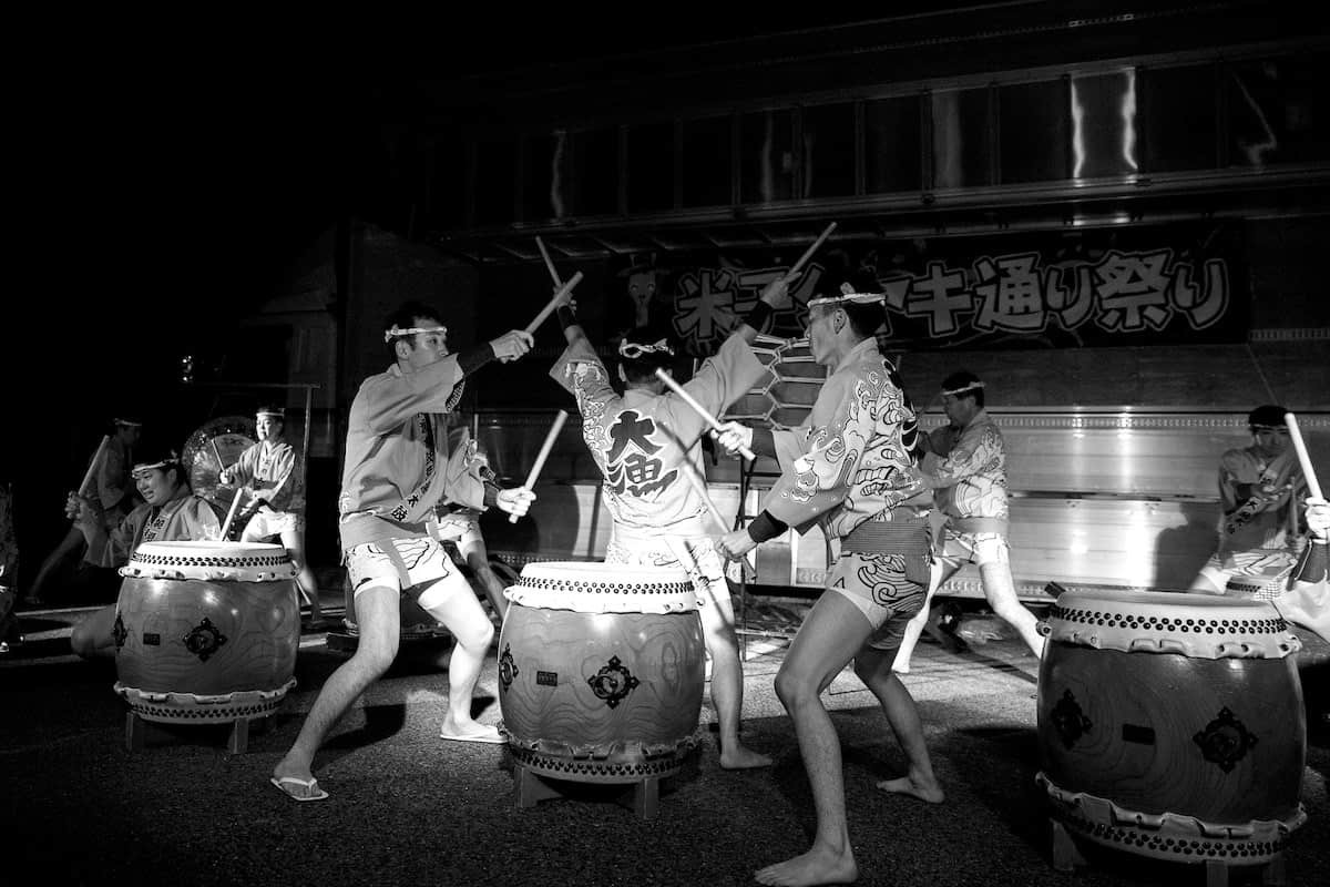 鳥取県境港が誇る郷土芸能「境港大漁太鼓」の「お祭り太鼓」演奏の様子