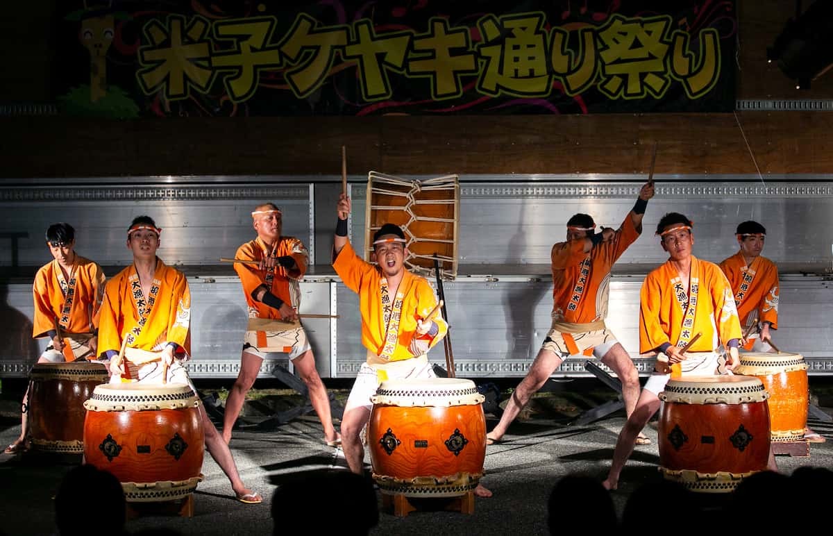 鳥取県境港が誇る郷土芸能「境港大漁太鼓」の演奏の様子