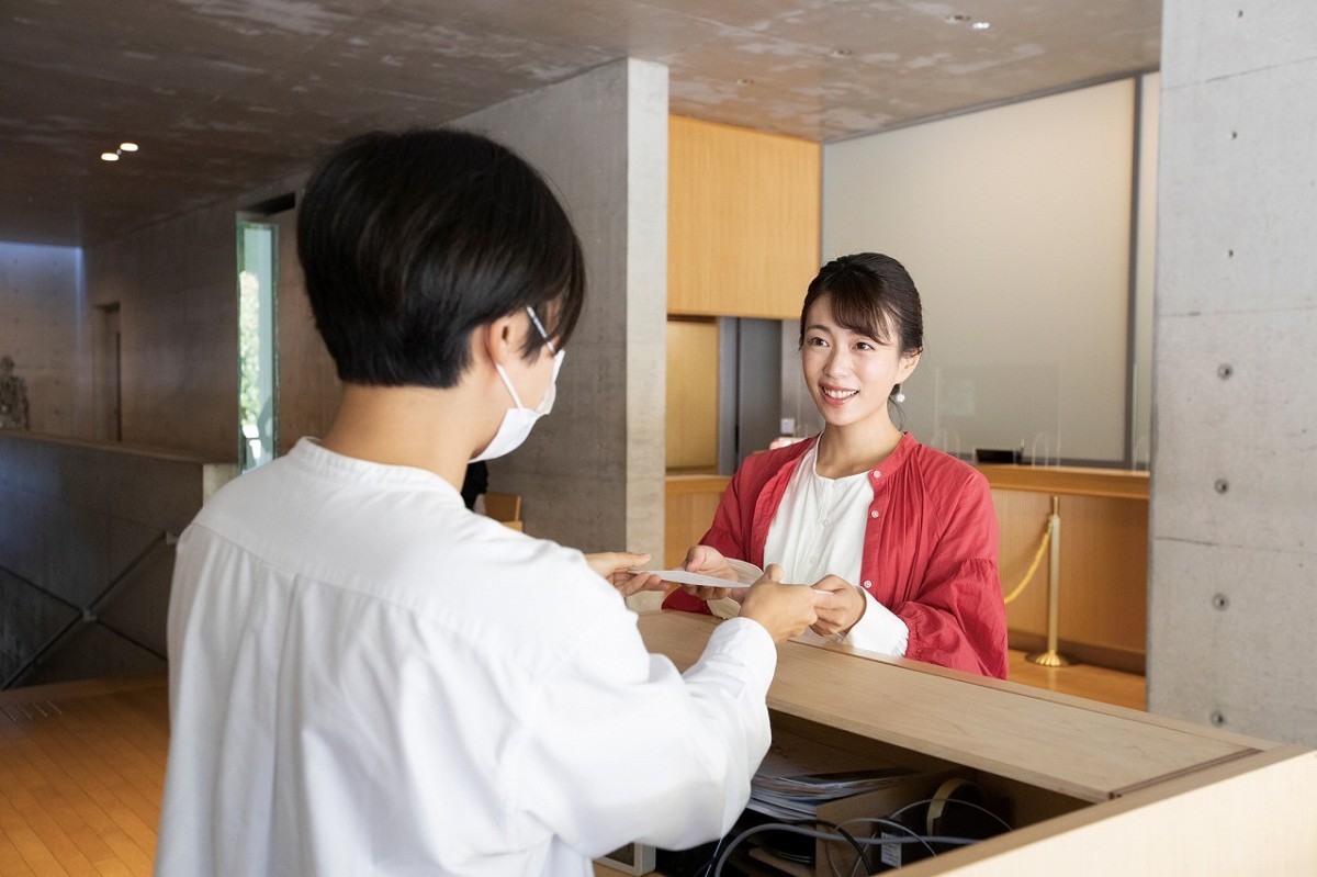 香川県直島町にある『杉本博司ギャラリー 時の回廊』のギャラリー受付