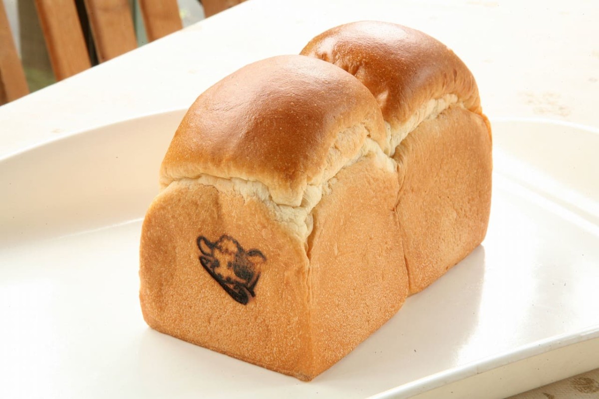 島根県出雲市佐田町にある「牧場のパン屋さんカウベル」で販売している「牛乳食パン」