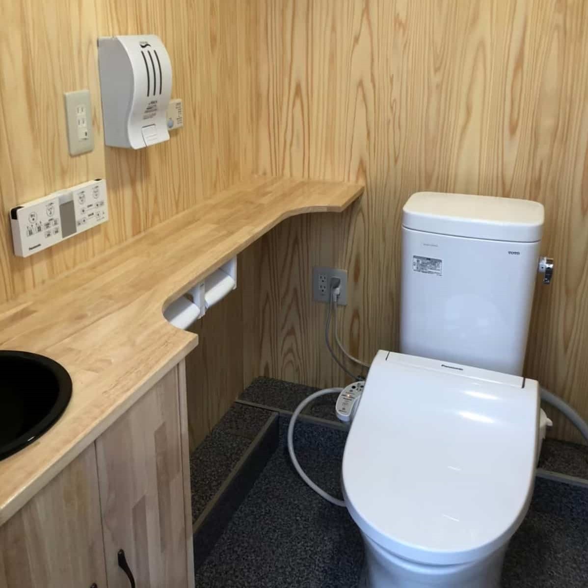 鳥取県伯耆町にあるオートキャンプ場『ますみず天空キャンプ場』のトイレ