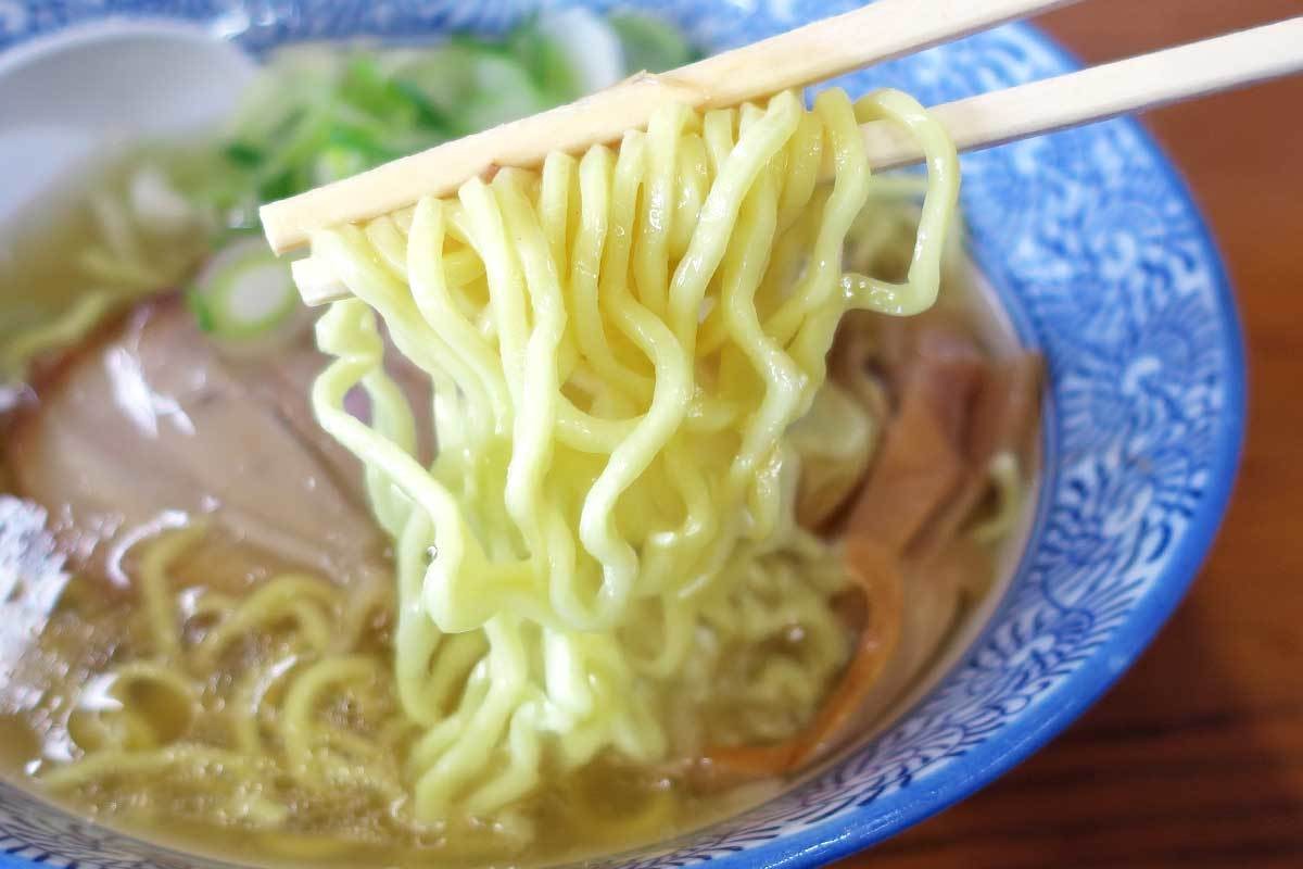 米子市の人気ラーメン店『悟空』の牛骨しおラーメン
