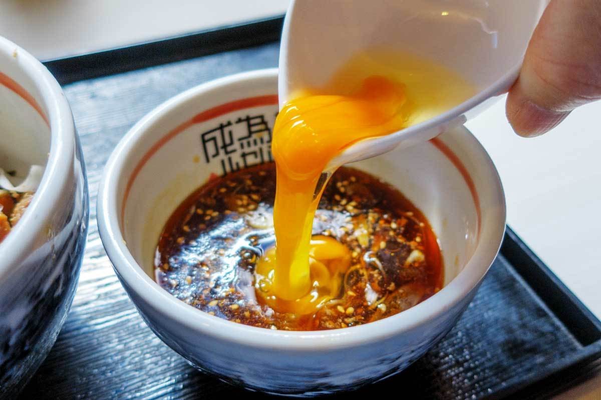 JR松江駅直結の複合施設内にあるラーメン店『らあ麺ダイニング 為セバ成ル。KAKERU』の「元祖 牛肉そばつけ麺」