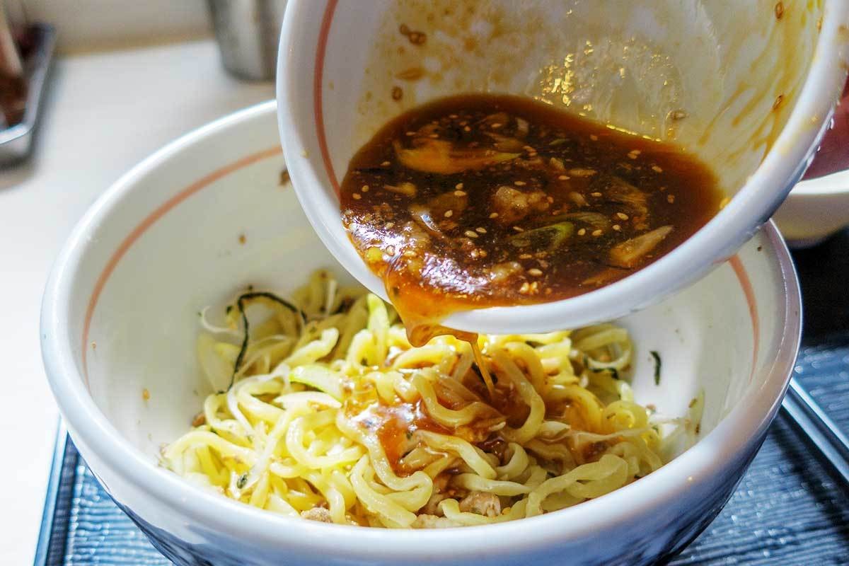 JR松江駅直結の複合施設内にあるラーメン店『らあ麺ダイニング 為セバ成ル。KAKERU』の「元祖 牛肉そばつけ麺」