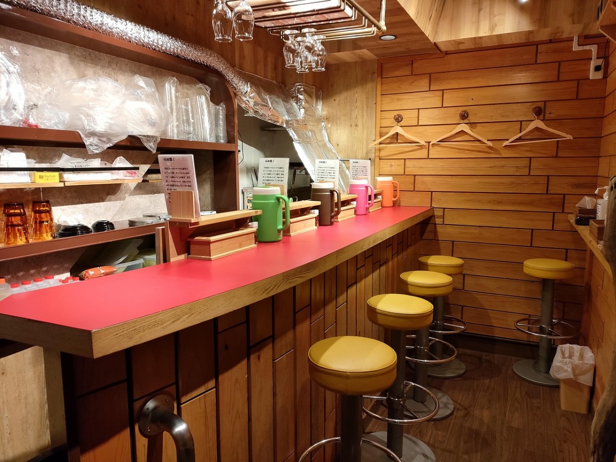 島根県松江市にある広島風辛つけ麺専門店『辛麺亭』の内観