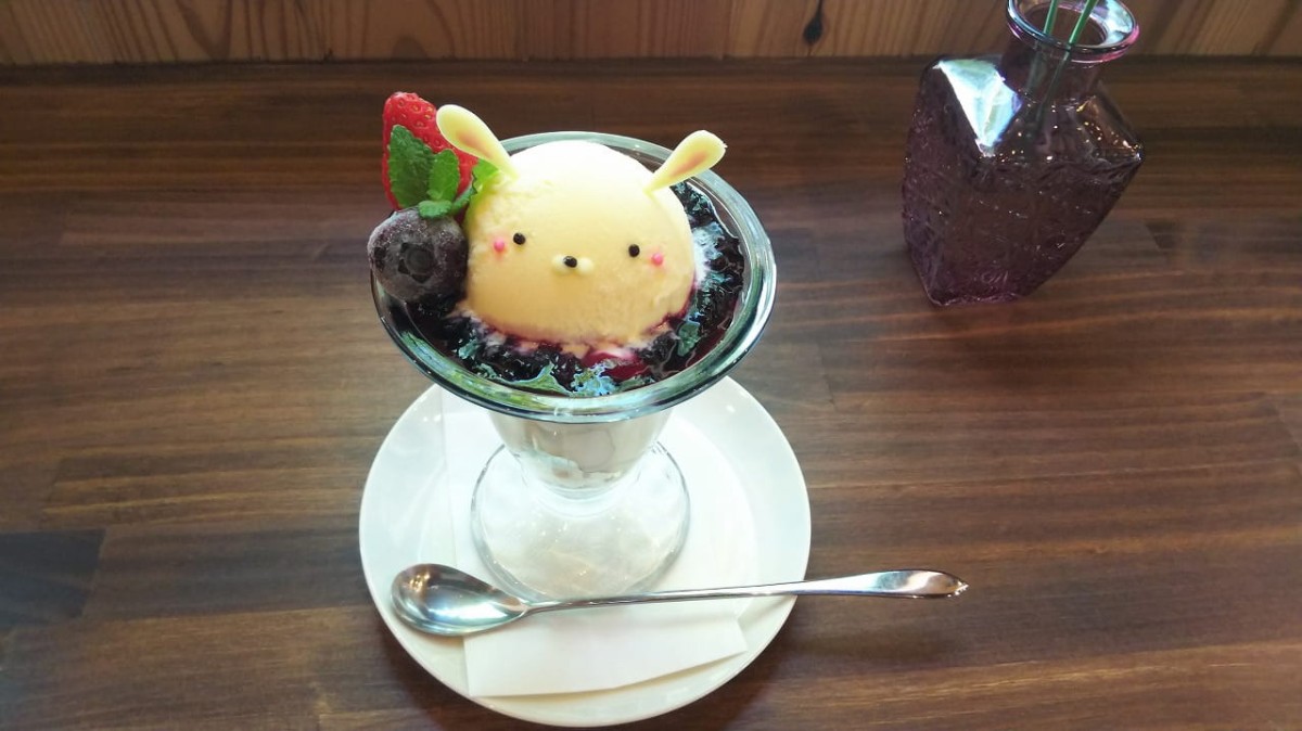 鳥取県伯耆町にある『cafeうさぎや』のパフェ