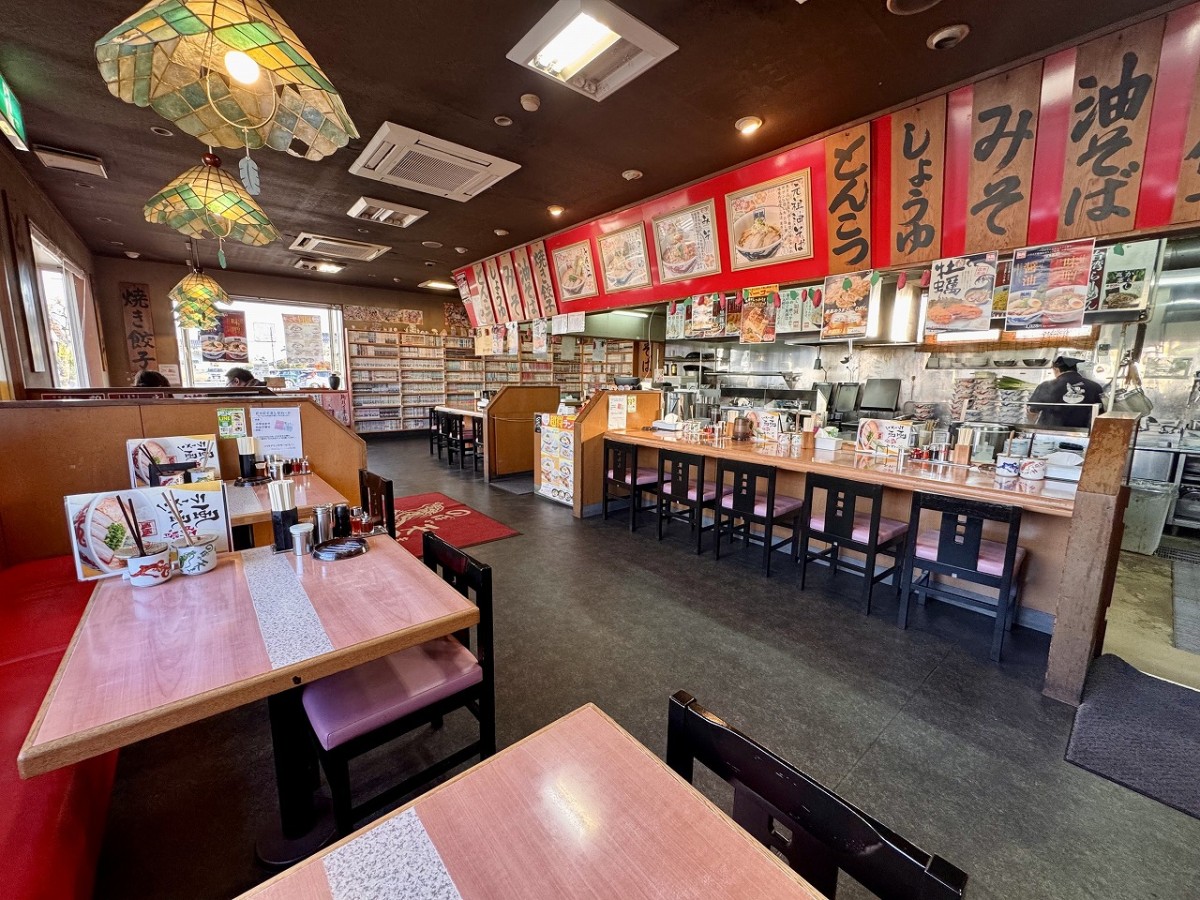 島根県出雲市のラーメン店『風風ラーメン平田店』の店内