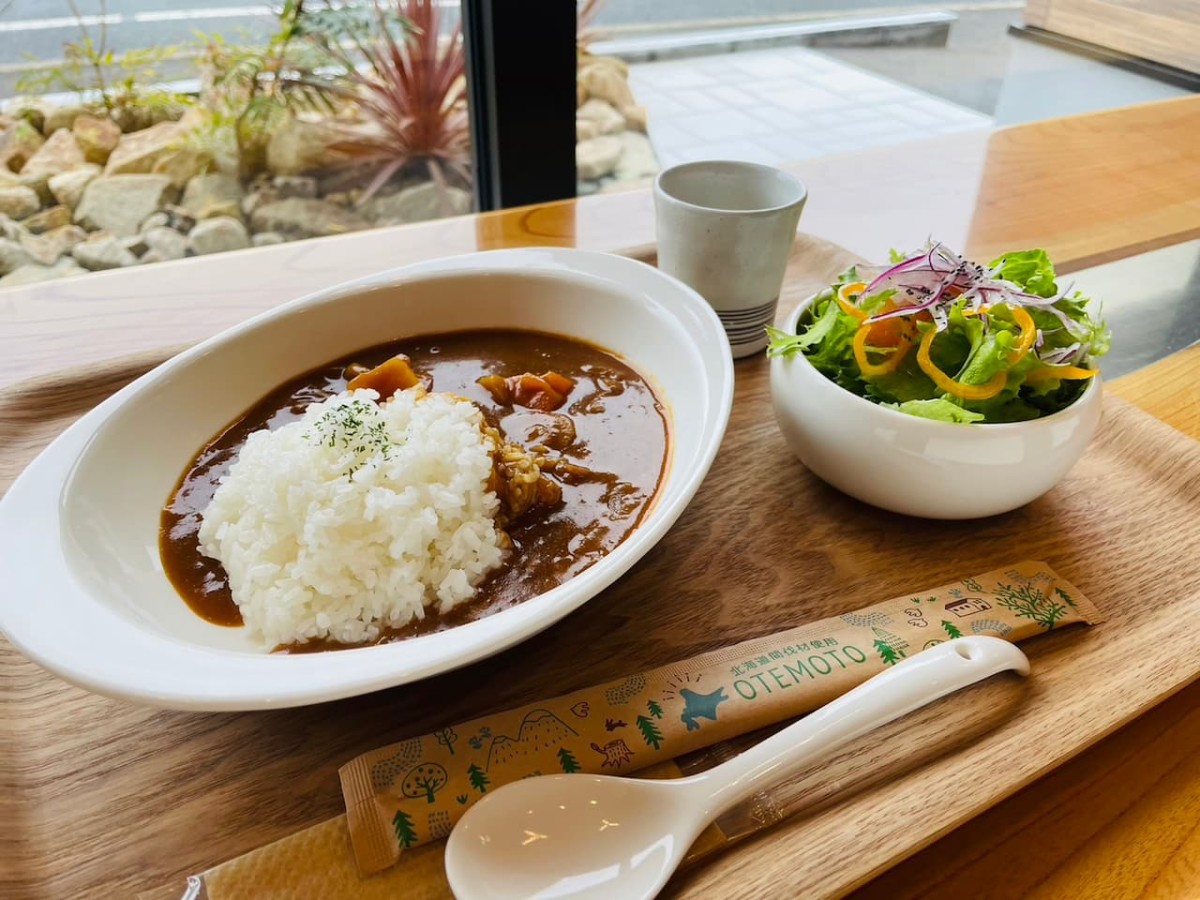 鳥取県鳥取市にオープンした『WELL CAFE』のビーガンスパイスカレー