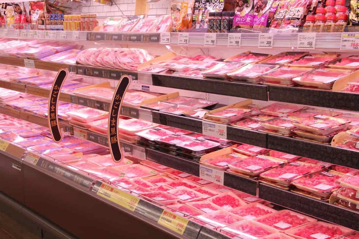 山陰にあるスーパーマーケット『まるごう』で販売している肉