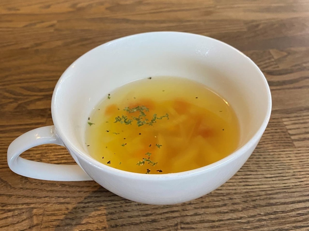 鳥取県米子市にある『食堂市場』でランチ時に提供しているスープ