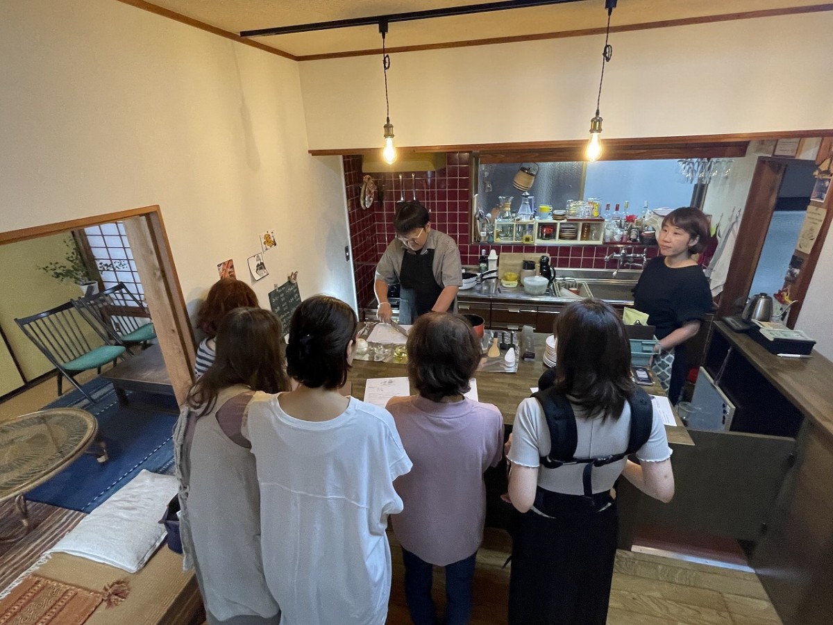 鳥取県境港市にあるカフェ『chiento（チエント）』で開かれた料理教室の様子
