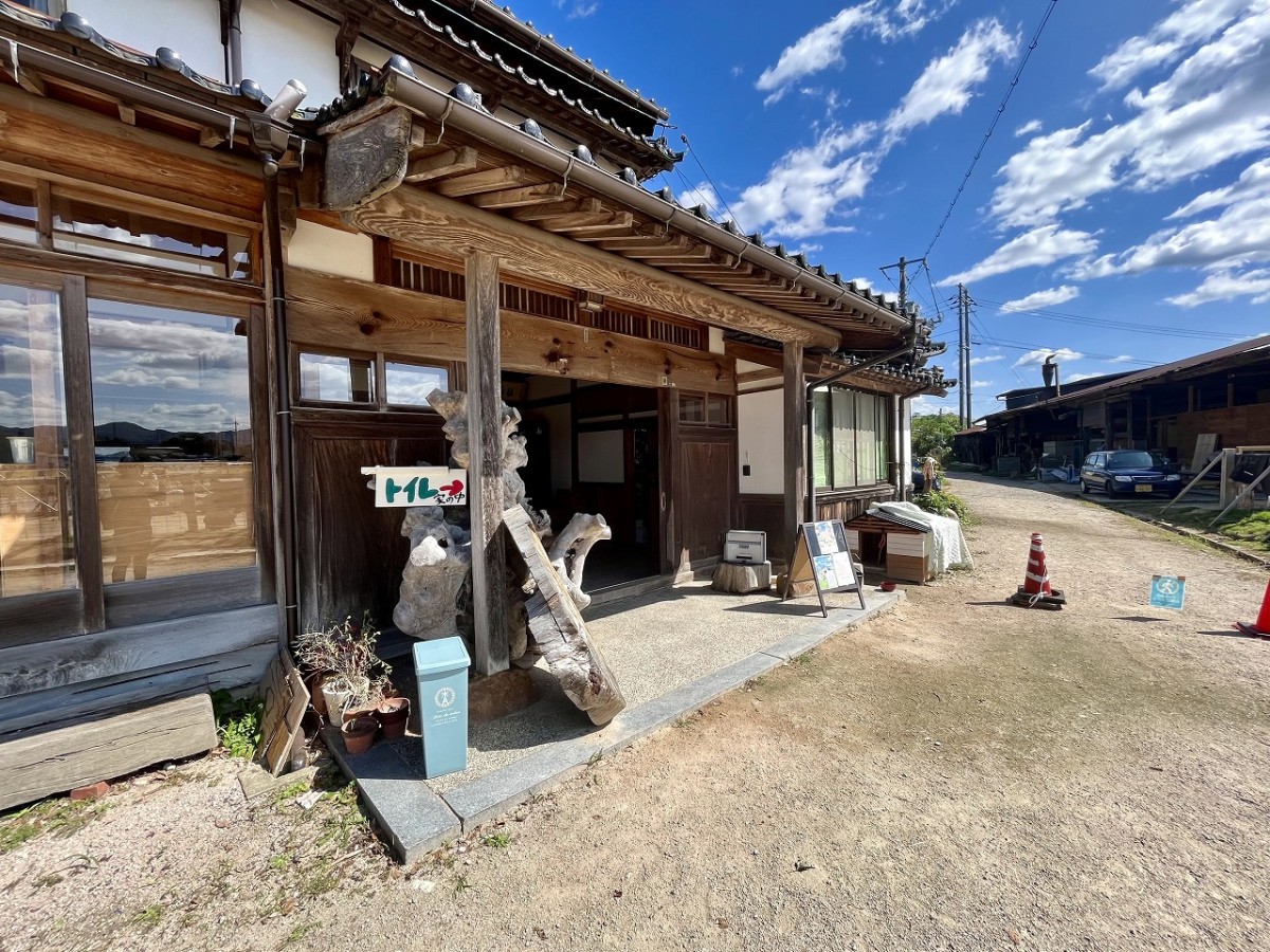 島根県安来市の観光牧場『やぎのいえ』の施設