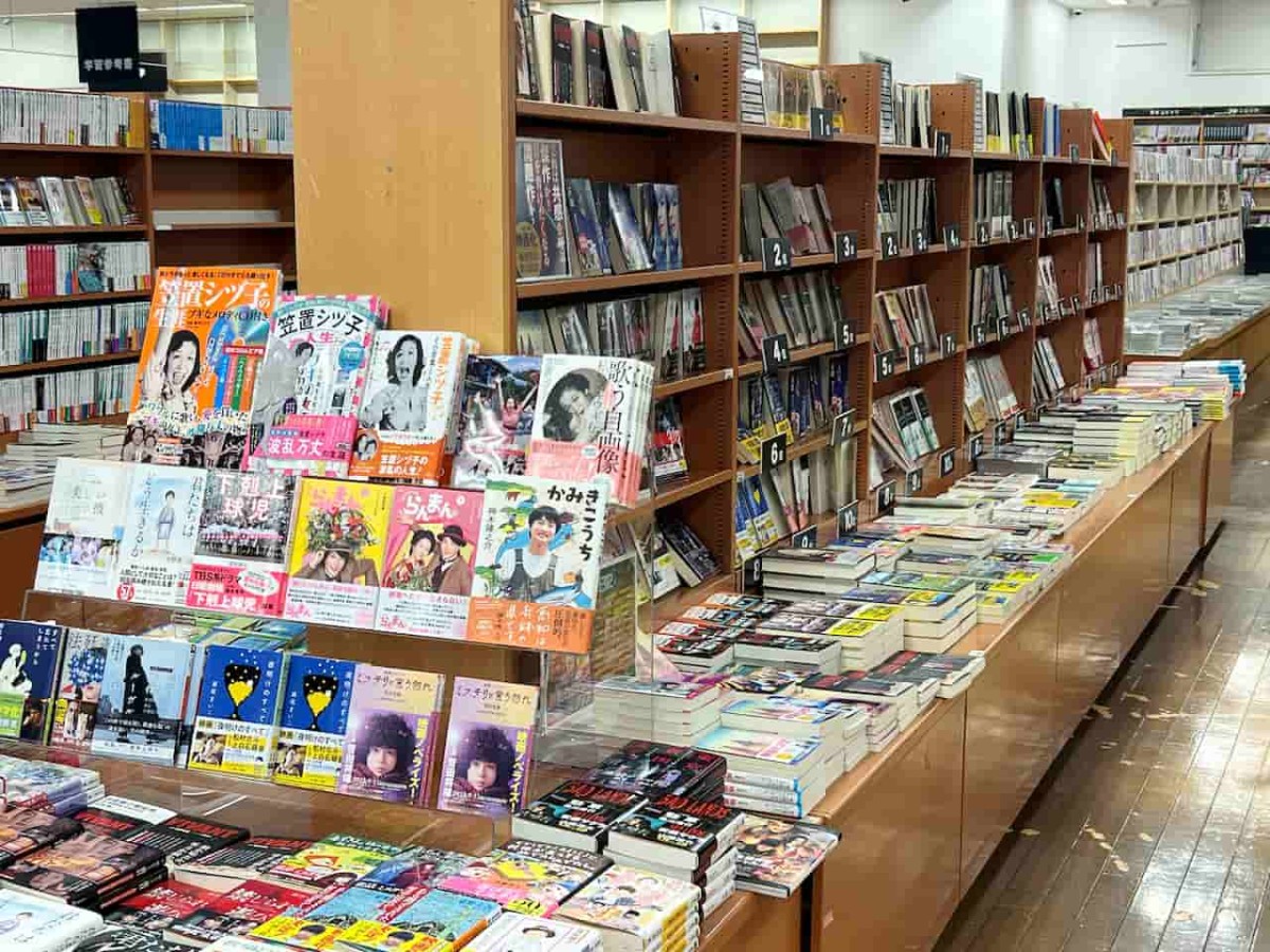鳥取県米子市にある『今井書店錦町店』の内観