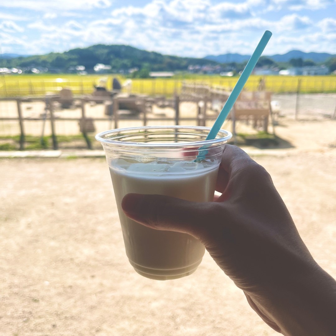 島根県安来市の観光牧場『やぎのいえ』の「ヤギミルク」