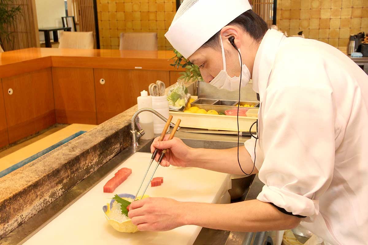 島根県松江市にある日本料理店『日本料理 松江 和らく』の職人