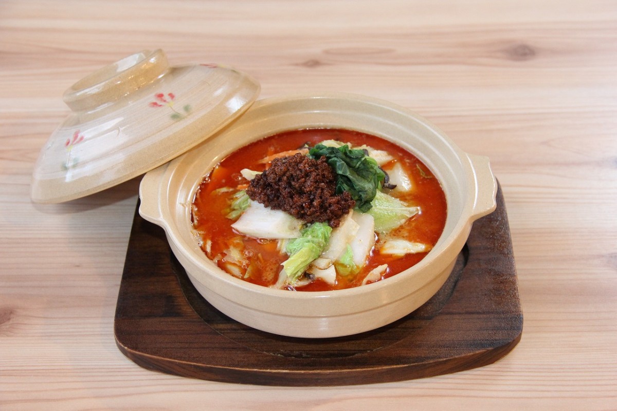 島根県松江市田和山町にある『壱龍ラーメン田和山店』の鍋焼き煮込み担担麺