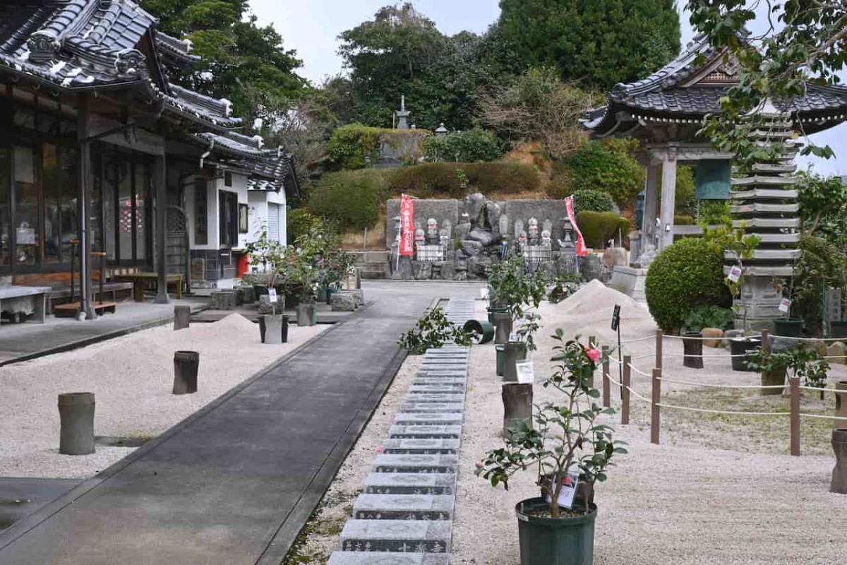 島根県松江市の『満願寺』の境内