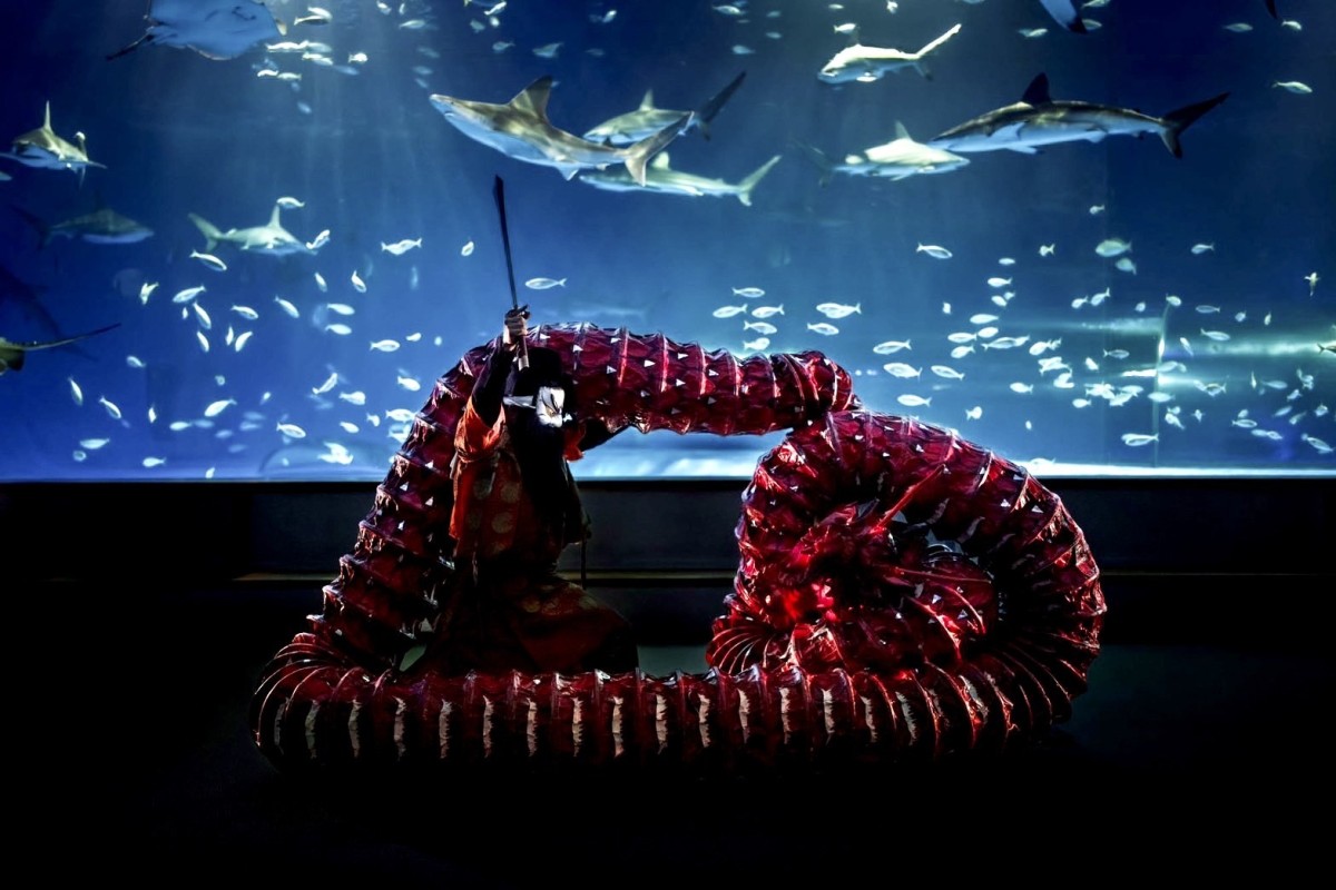 島根県浜田市にある水族館『しまね海洋館アクアス』で開催される「ナイトアクアス×石見神楽」のイメージ