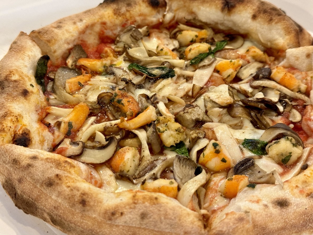西伯郡伯耆町にある本格派ピザのお店『PIZZA WITCH（ピザウイッチ）』のメニュー