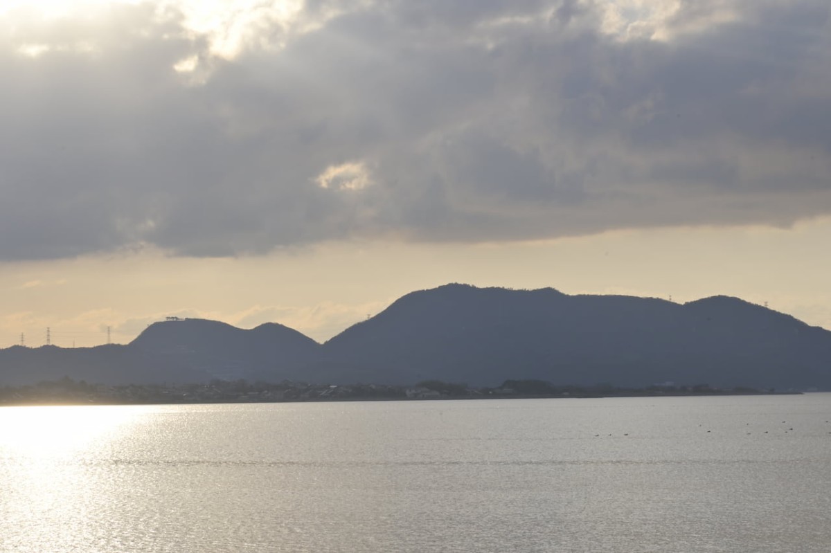 島根県松江市で見られる通称「キューピー山」の眺め