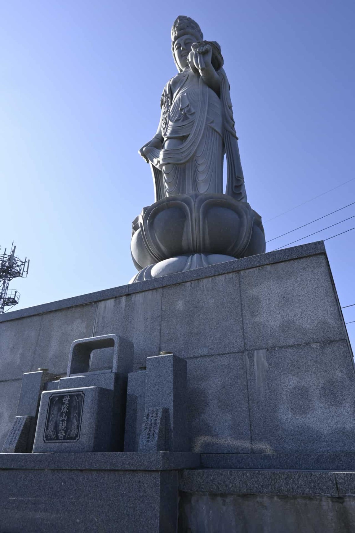 鳥取県南部町「母塚山展望台2」の観音像