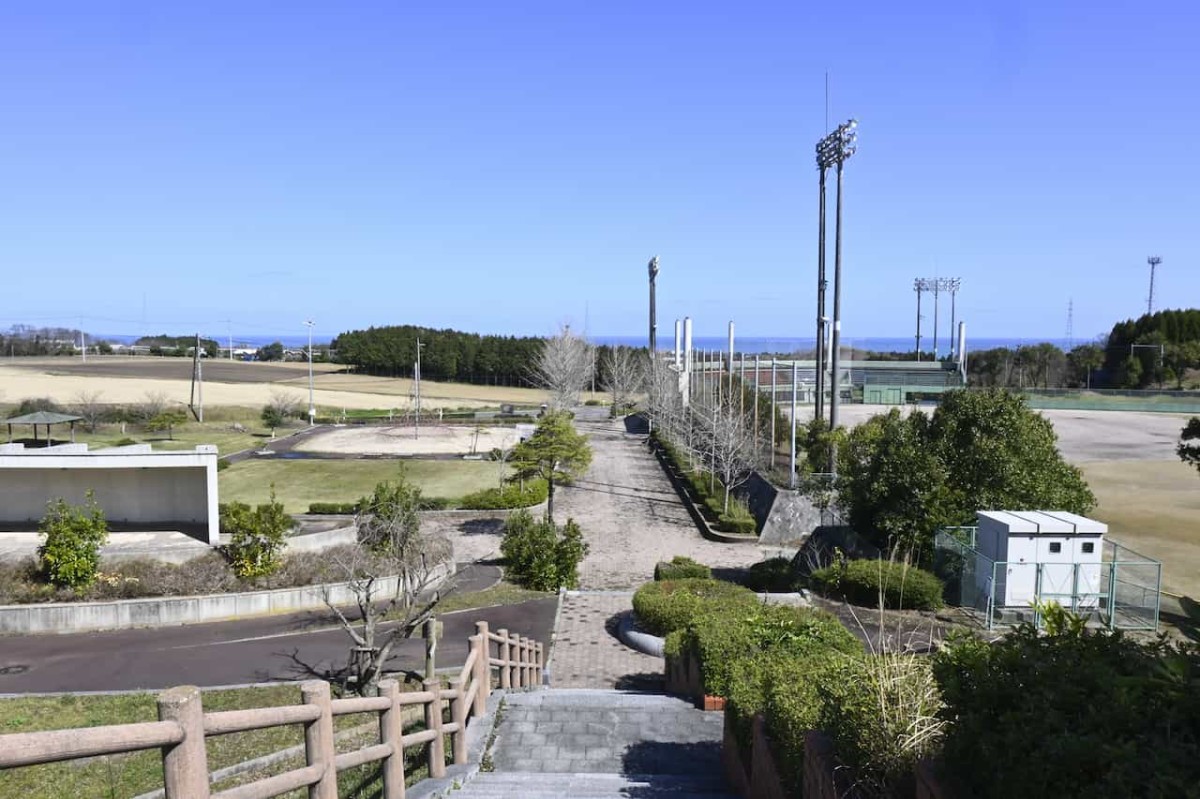 鳥取県琴浦町の『赤碕総合運動公園』の全景
