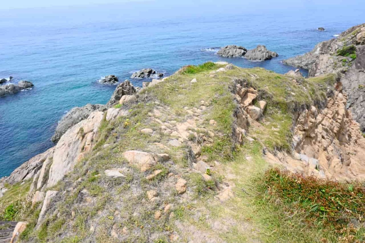 島根県江津市にある「真島」