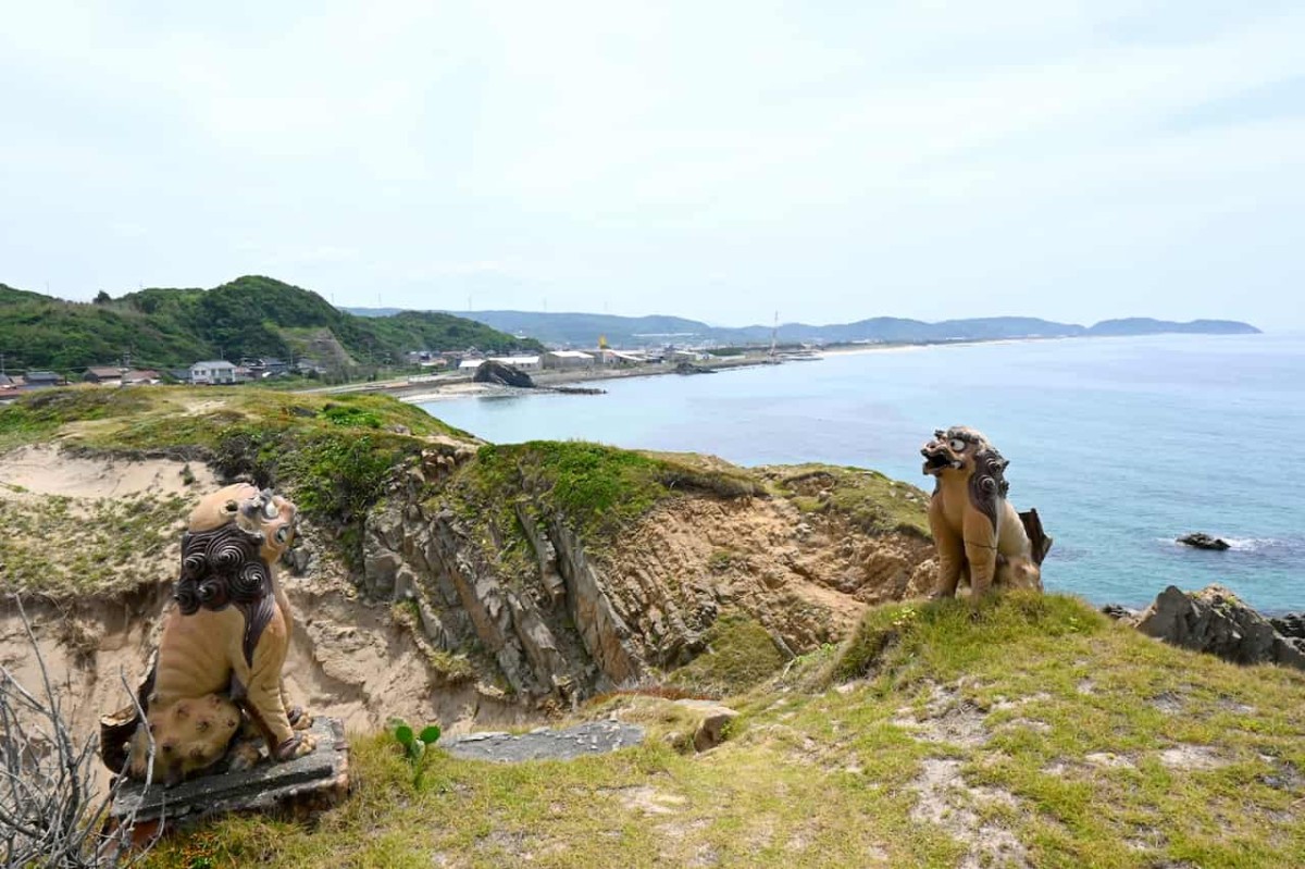 島根県江津市にある「真島」から見える景色