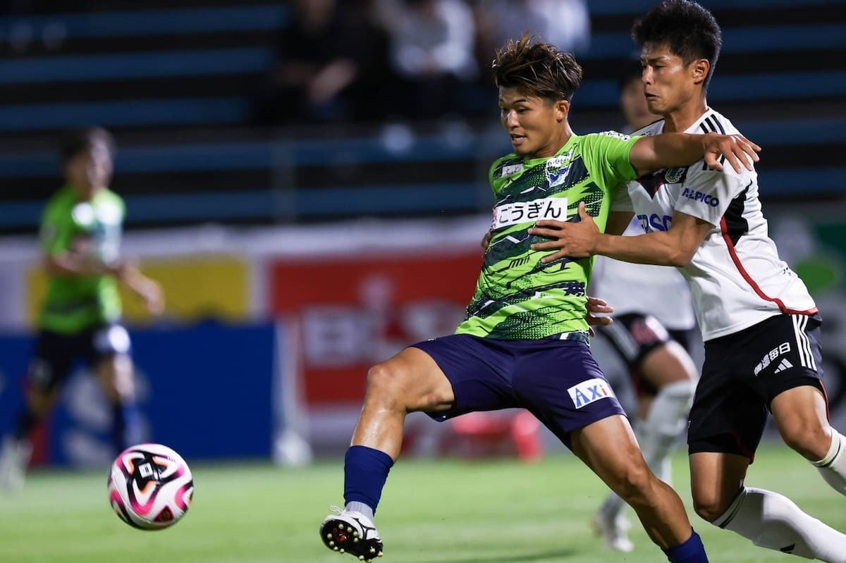 鳥取県のプロサッカークラブ「ガイナーレ鳥取」の試合風景