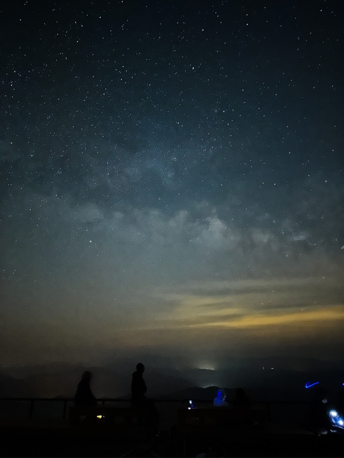 夜間の三瓶山の山頂