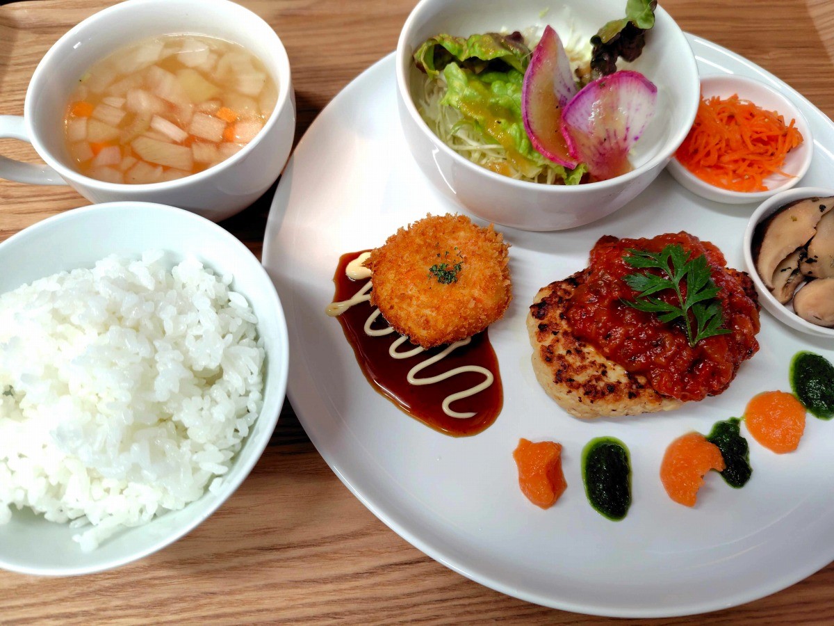 松江市白潟本町の八百屋カフェ『rooot』の八百屋ランチ